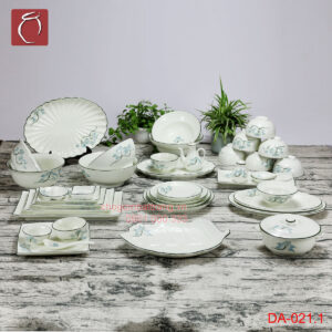 Bộ đồ ăn men kem Bát Tràng vẽ hoa Sen xanh 39 món