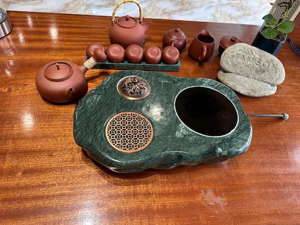 Bếp Đá Hồng Ngoại Pha Trà Vân Xanh Tự Nhiên