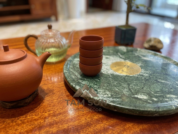 Khay trà bằng đá tròn