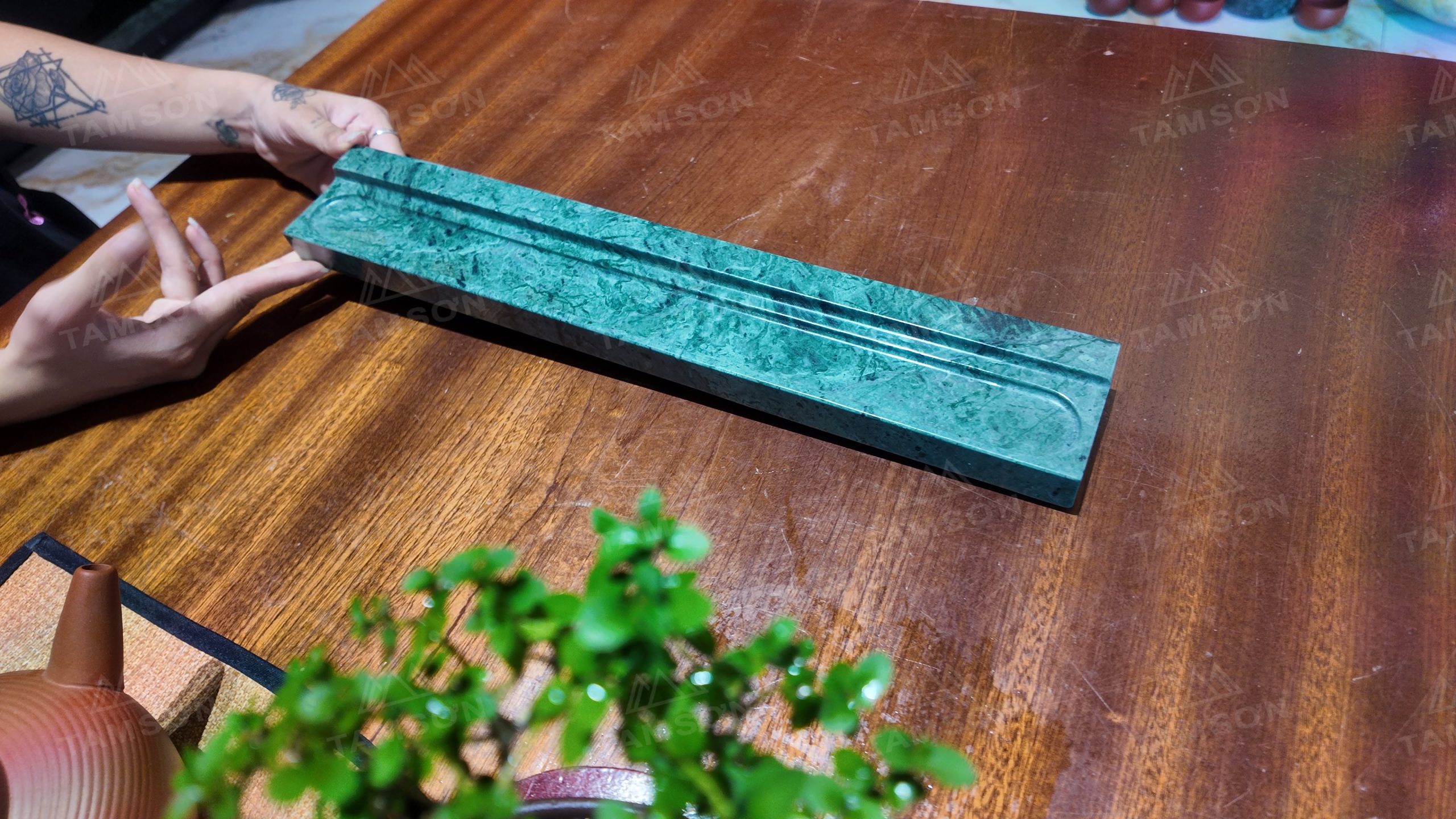 Khay úp chén bằng đá tự nhiên