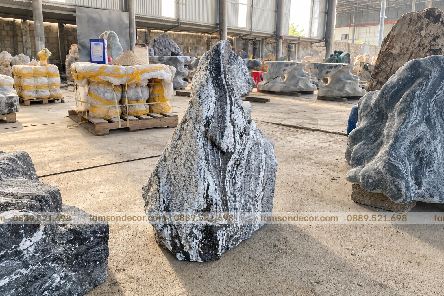 Chân Bàn Trà Bằng Đá Tự Nhiên Vân Mây Tại Tam Sơn - Ảnh 4